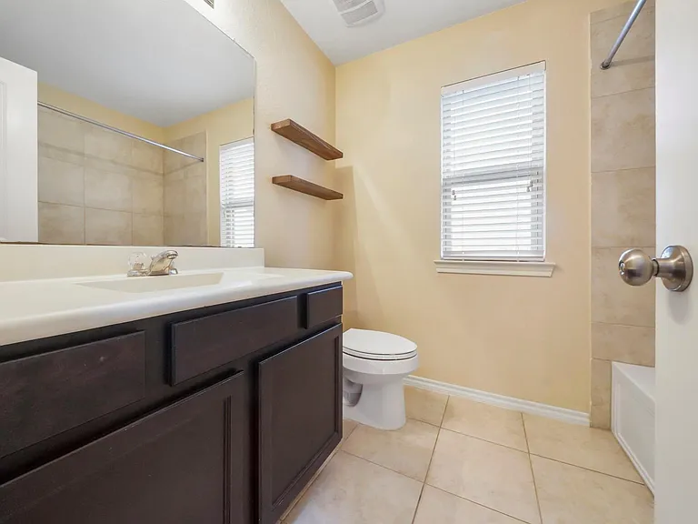 1519 Spencer Glen Ln — Photo 13