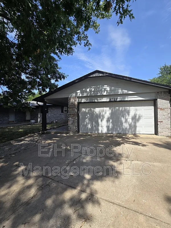 4 bed, 2.0 bath, 1873 sqft, $1,595 — Photo 1