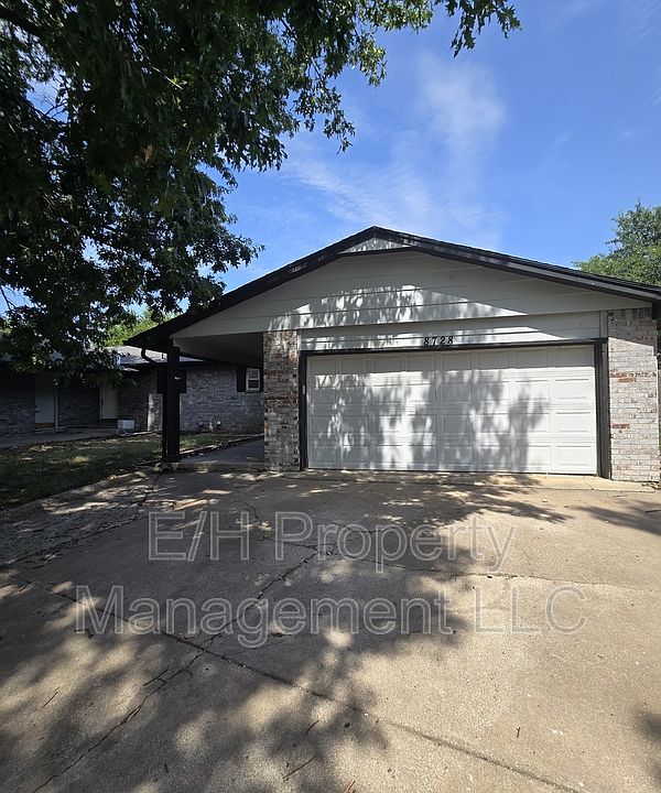 1st image of 8728 E Arthur Cir