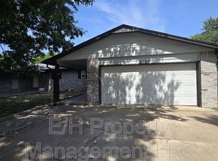 8728 E Arthur Cir, Wichita, KS 67207