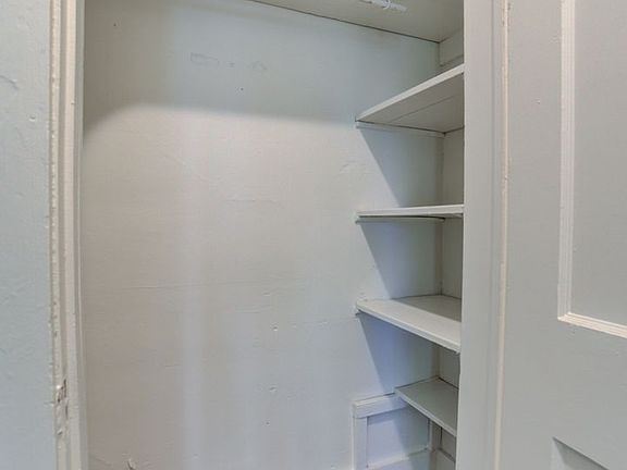 3rd image of 1133 S Allegheny Ave #1