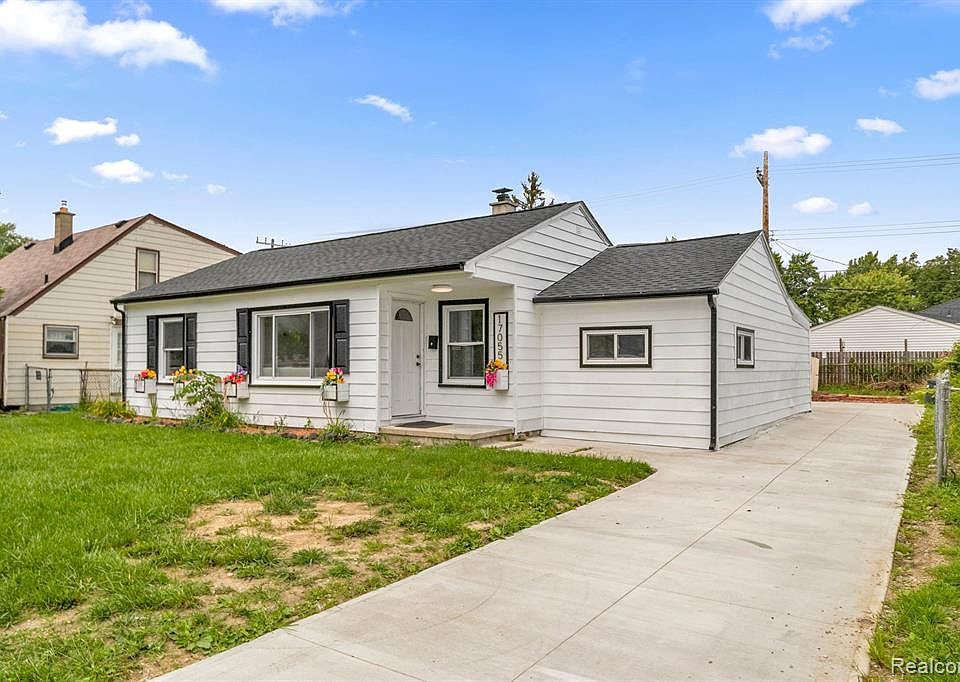 17055 Lowell St, Roseville, MI 48066 Zillow