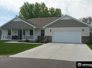 125 Pebble Ln, Torrington, WY 82240