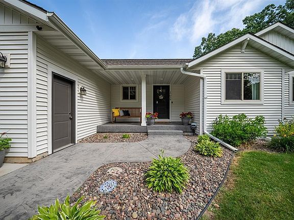 4th image of 17038 55th Avenue