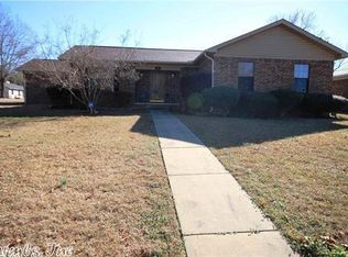 17 Old Orchard Dr, Mabelvale, AR 72103