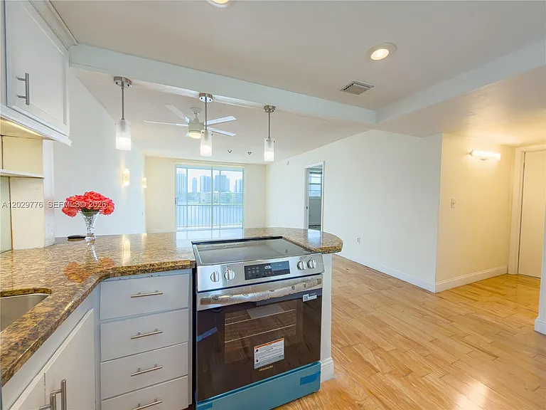 2861 Leonard Dr #F503 — Photo 6