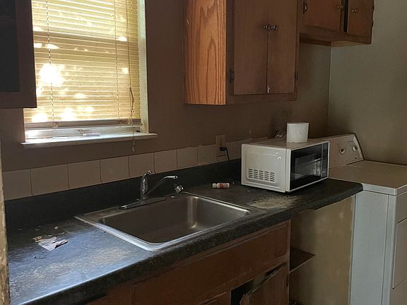 4th image of 5425 Lochinvar Dr