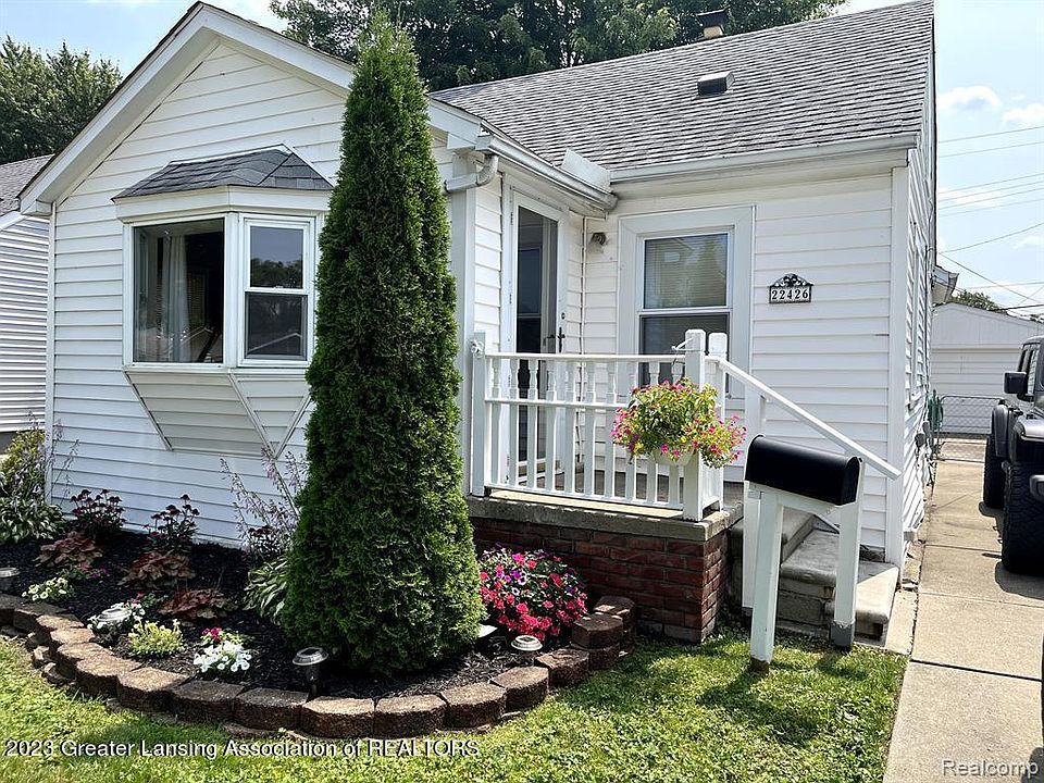 1st image of 22426 Daniels St