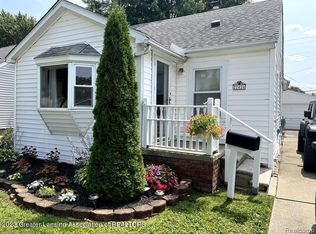 22426 Daniels St, Saint Clair Shores, MI 48081