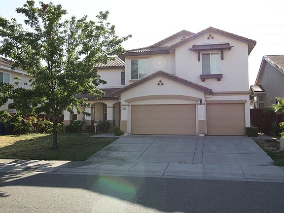 2nd image of 370 Aldeburgh Cir