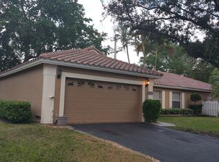 865 NW 97th Ave, Plantation, FL 33324