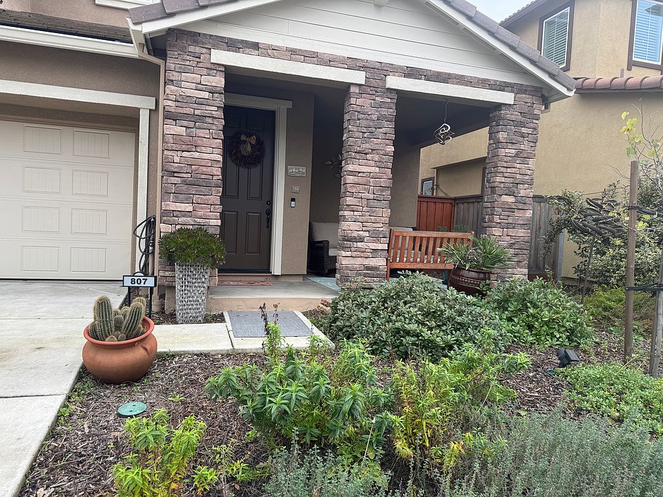 1st image of 807 Fruit Stand Cir