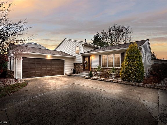 2nd image of 317 Linden Way Dr