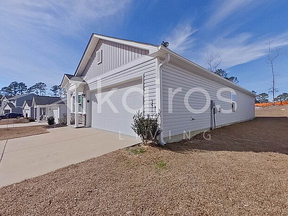 3rd image of 2537 Provence Dr SE