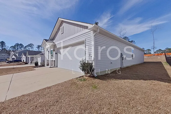 2537 Provence Dr SE — Photo 3