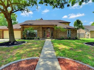 307 Desert Willow Ct, League City, TX 77573