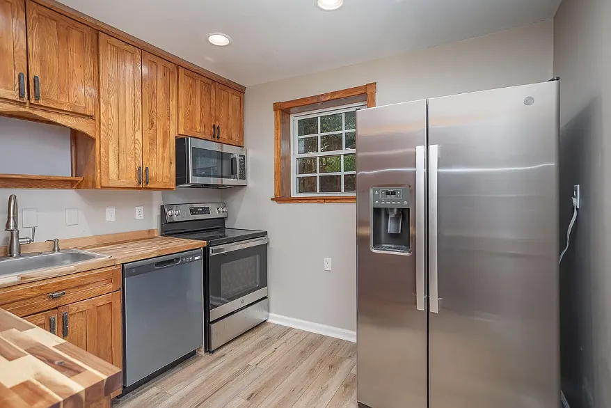 3 bed, 1000 sqft, $1,950 — Photo 4