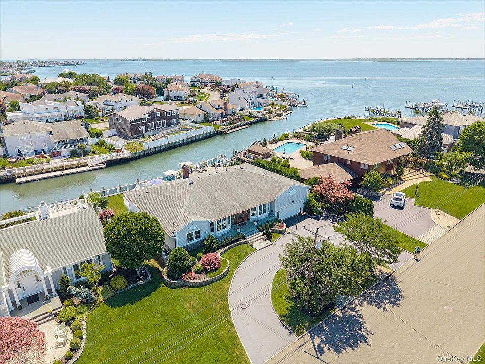 1st image of 280 Bay Drive