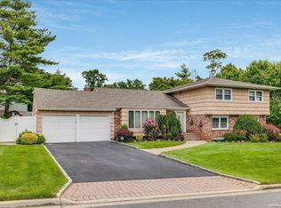 2 Pound Ridge Rd, Plainview, NY 11803