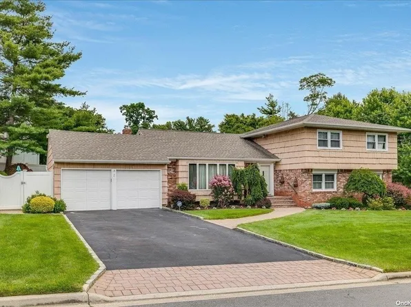 2 Pound Ridge Road, Plainview, NY 11803