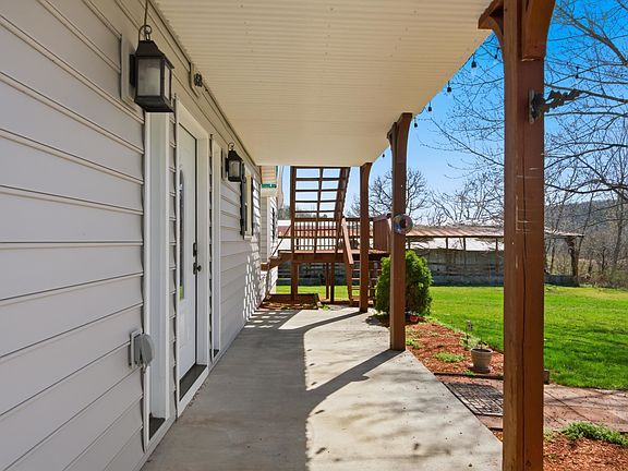 3rd image of 6458 Piney Woods Rd