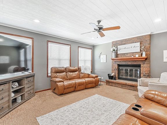 5th image of 12008 W Briarwood Cir