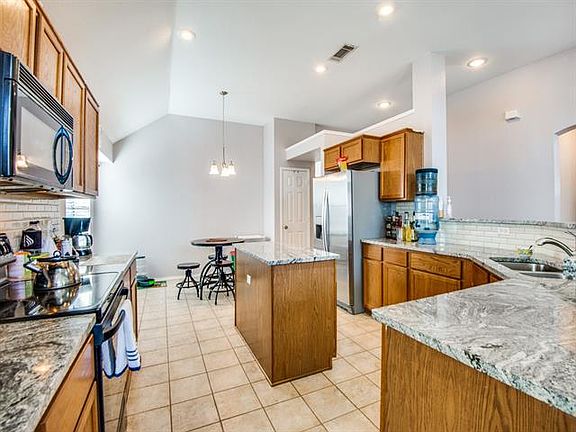 4th image of 2688 Redcedar Dr