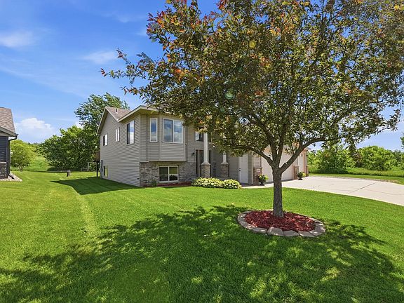 2nd image of 1306 Iris Ln NE