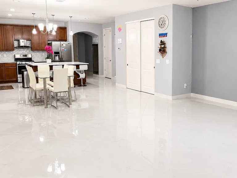 9347 W Georgia Ave — Photo 7