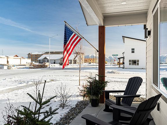 3rd image of 702 August Way