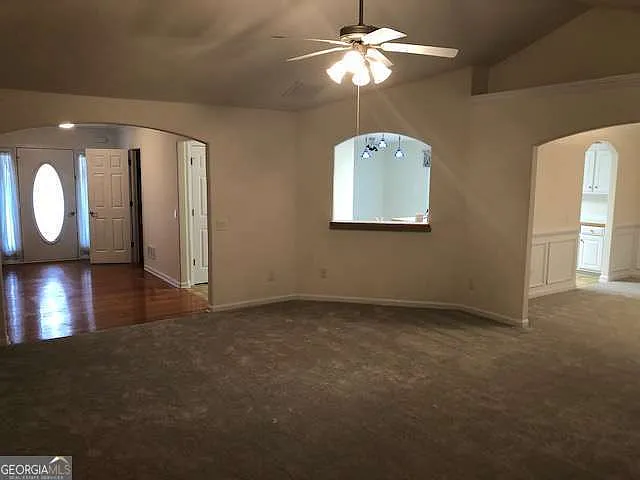 225 Lexington Cir — Photo 9