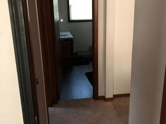 4th image of 1350 Carriage Hill Dr SE