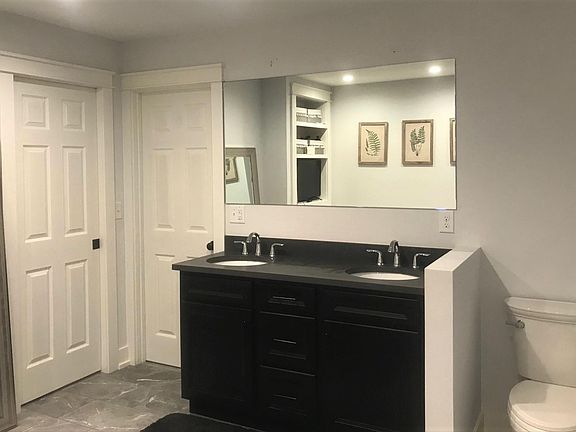 4th image of 5660 Topanga Dr