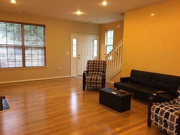 3rd image of 5337 Tamworth Pl