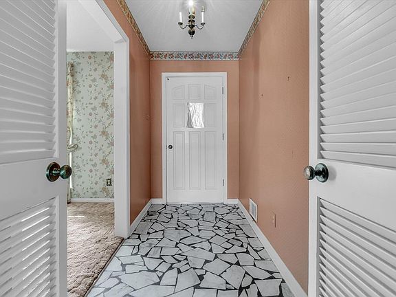 4th image of 5298 Oak Meadow Ave