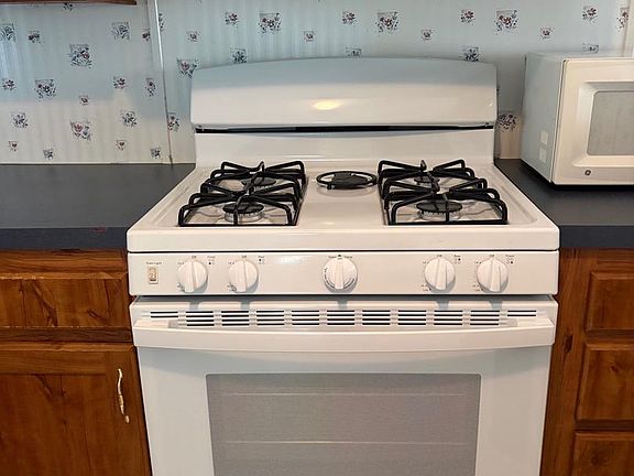 3rd image of 24169 Durham St