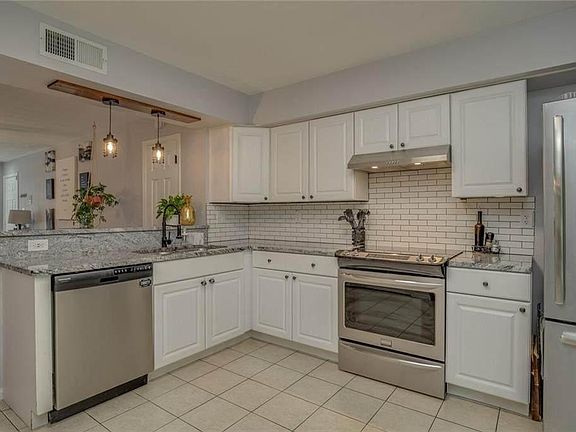 5th image of 4829 Beach Landing Ct