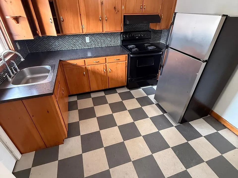122 Main St #1A