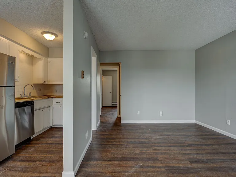 Mill Creek Apartments — Photo 31