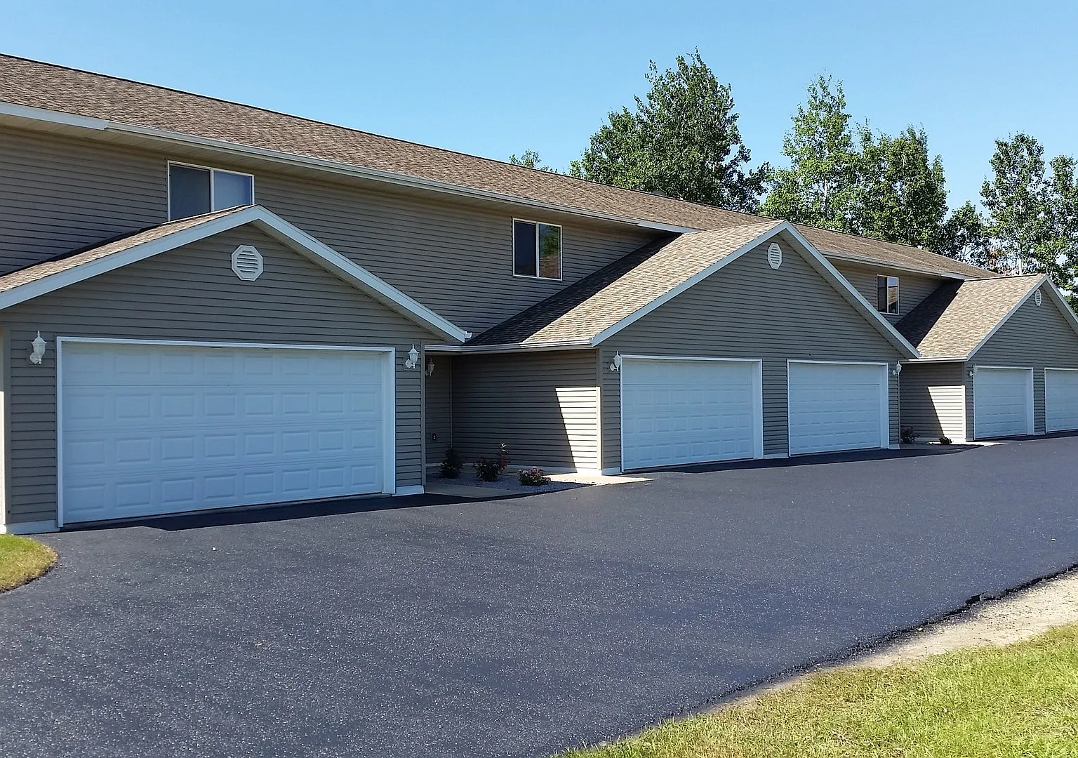 1338 Mark Ave Townhomes — Photo 1