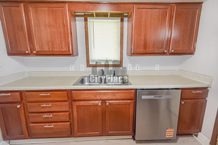 1822 S Chester Ave — Photo 14