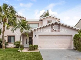 5756 Strawberry Lakes Cir, Lake Worth, FL 33463