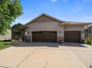 2512 S Lancaster Dr, Sioux Falls, SD 57106