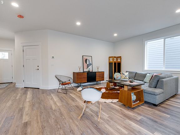 4th image of 8314 NE 88th Cir