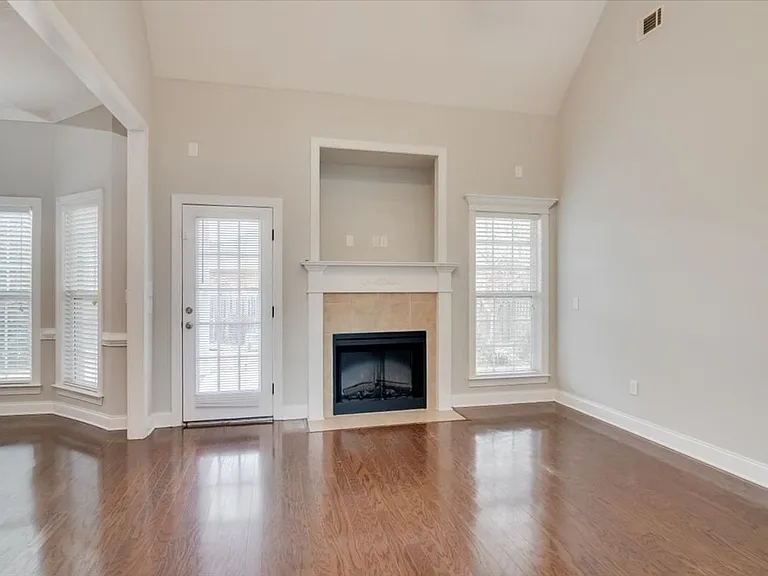 2507 Grier Cir — Photo 5