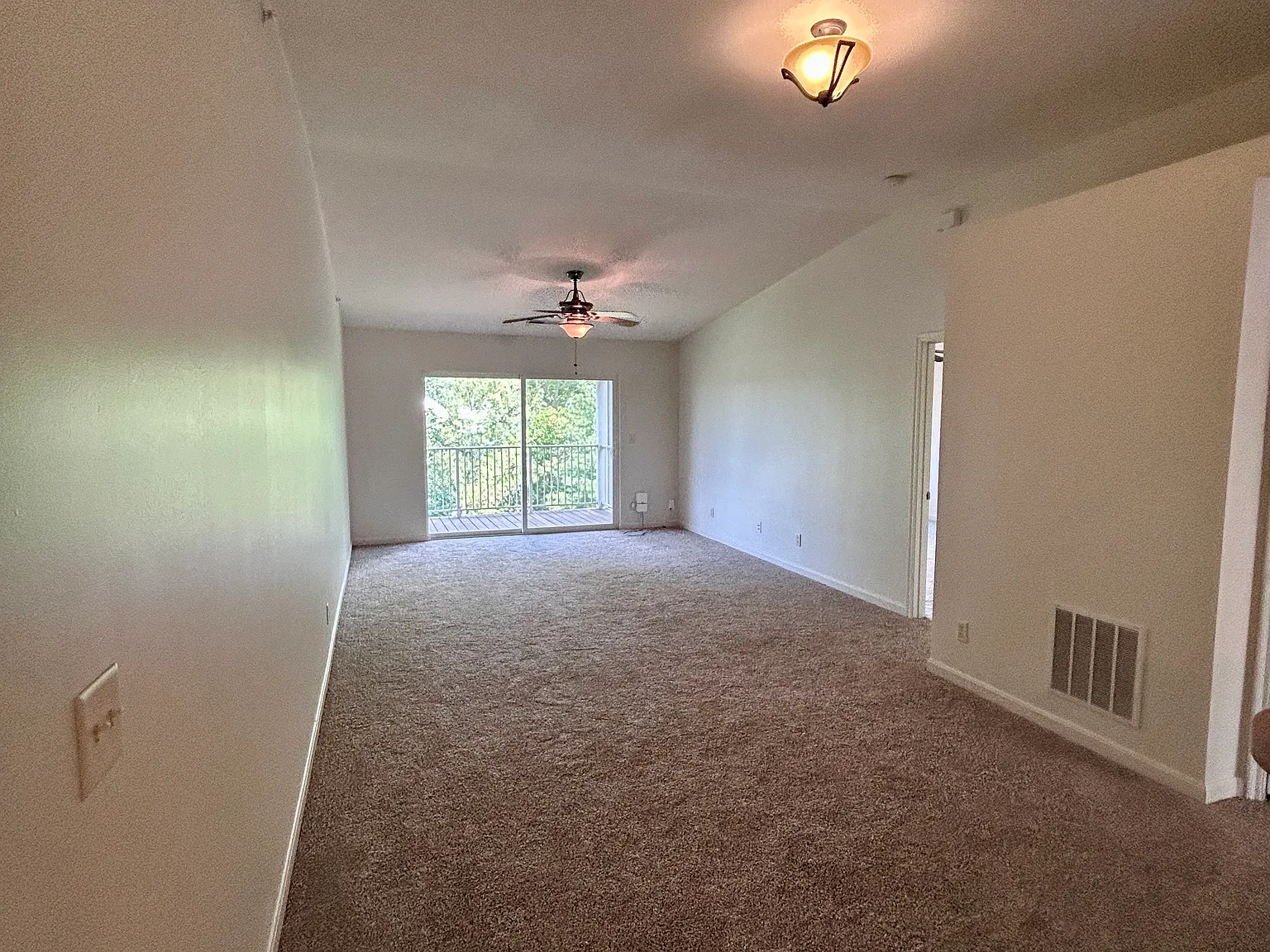 2 bed, 1224 sqft, $1,750 — Photo 3