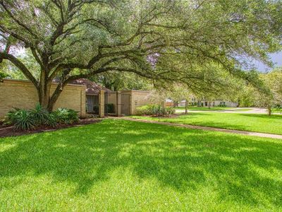 102 Aster Ln, Lake Jackson, TX, 77566