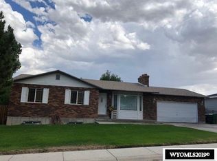 1020 Elk Mountain Dr, Green River, WY 82935