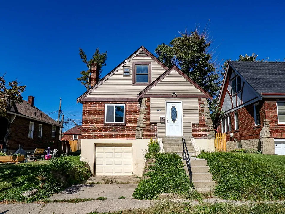 1818 Lawn Ave