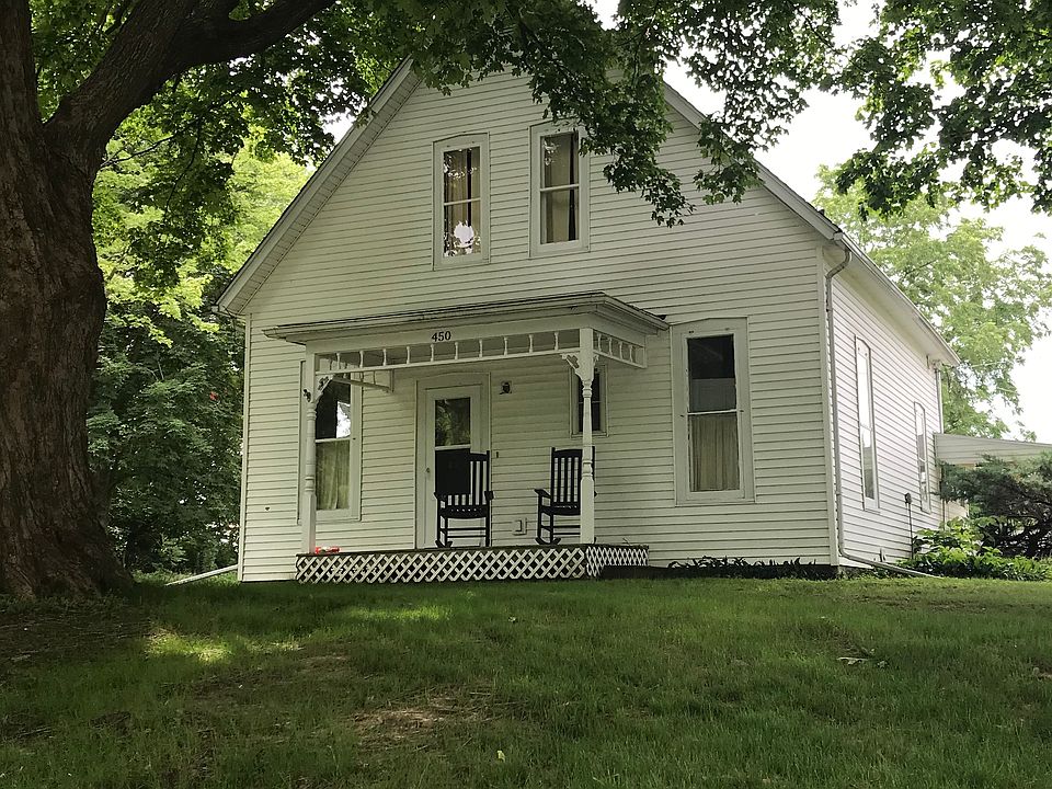 1st image of 450 Le Claire St